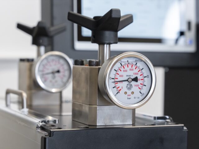 Accurate pressure gauges. DLP-2200 Digital Label Press Afinia Label