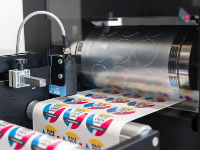 Precise and affordable flexible steel die cutting DLP-2200 Digital Label Press from Afinia Label